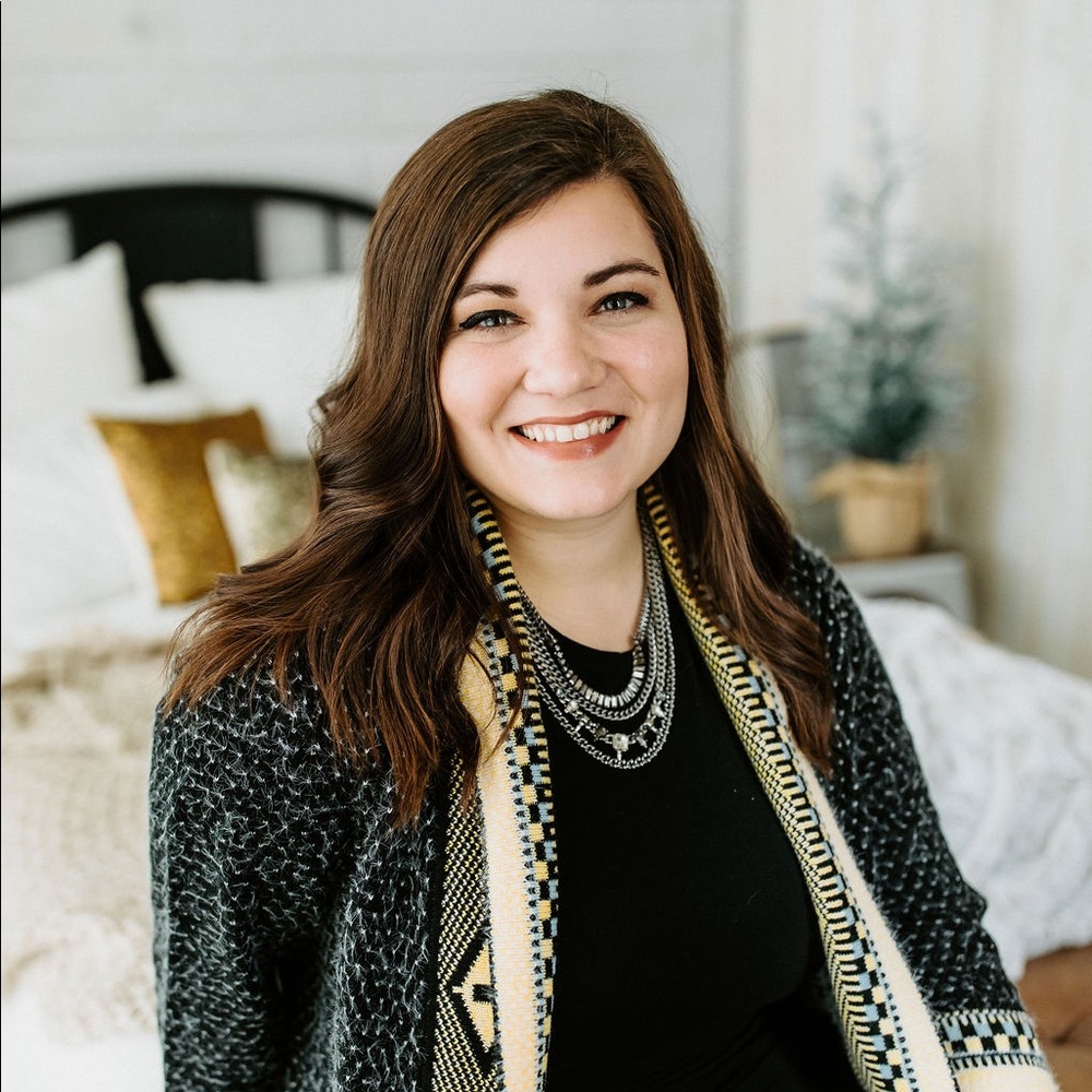 Meet your Posher, Elizabeth
